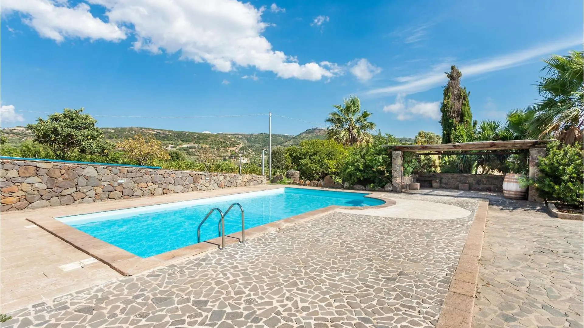 בית נופש Amazing Home In Bosa With Kitchen איטליה
