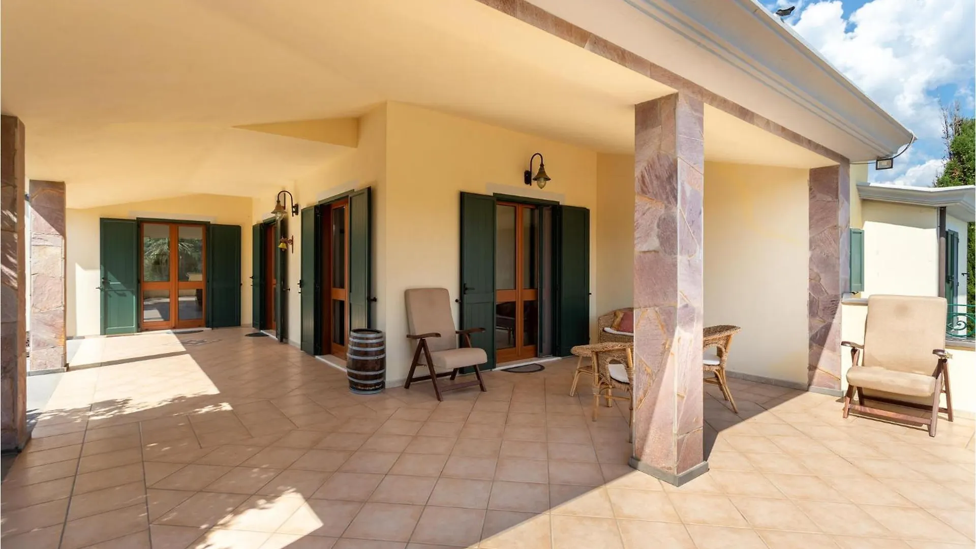 Amazing Home In Bosa With Kitchen Nyaraló