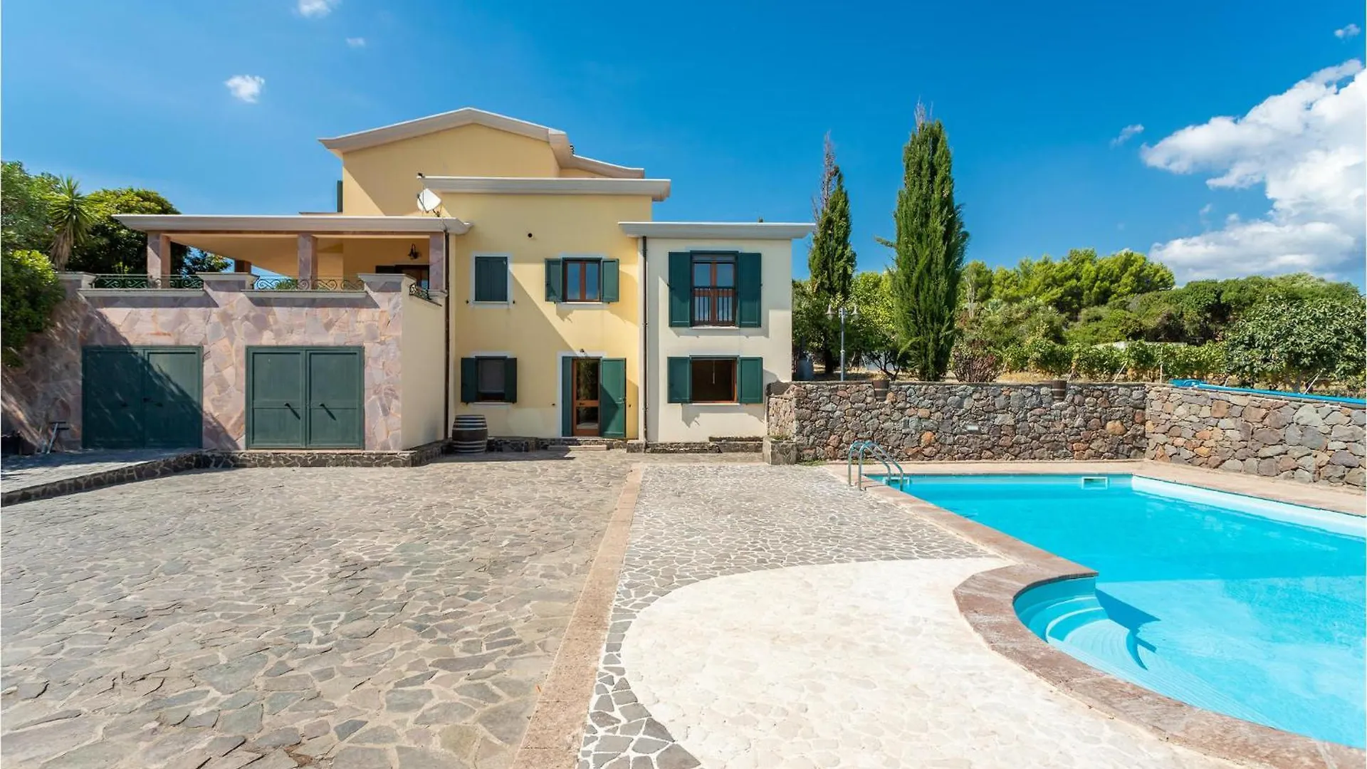Amazing Home In Bosa With Kitchen